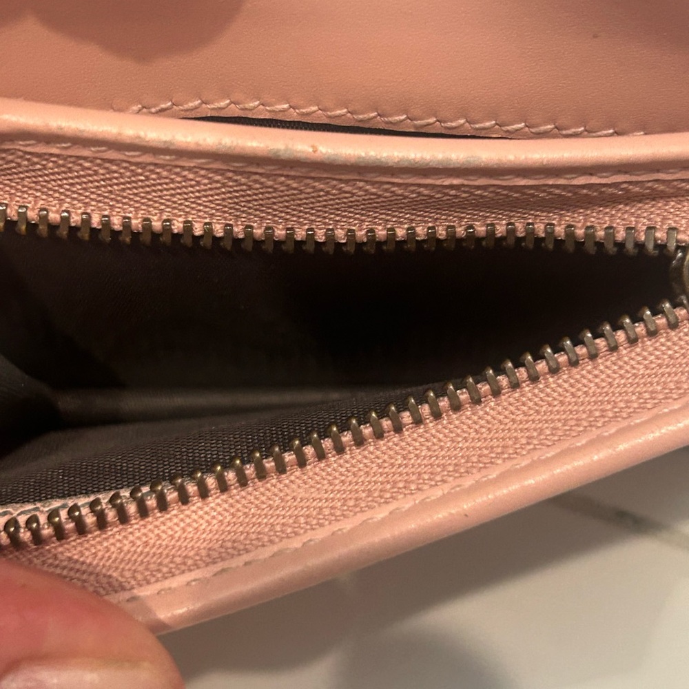 Gucci Cat Crystal Pink Embossed Compact Wallet - Picture 12 of 12